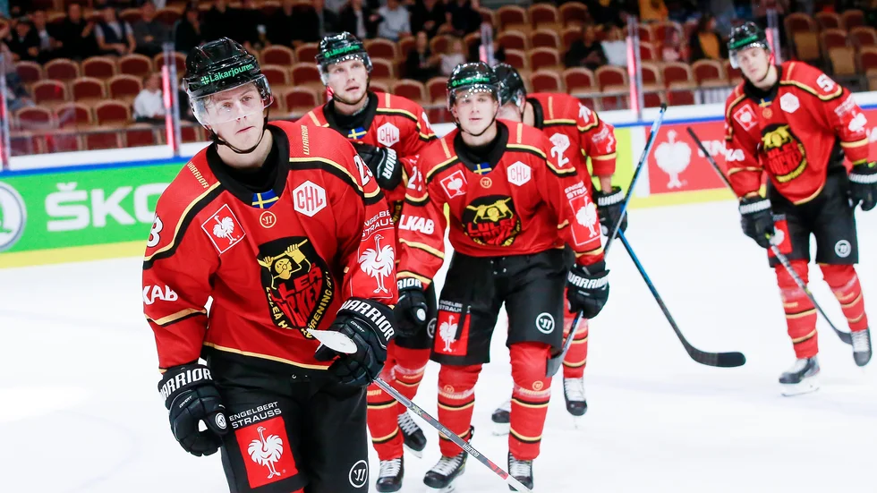 Jesper Sellgren och Nils Lundkvist finns bägge två med i Tre Kronors första match under Beijer Hockey Games.
