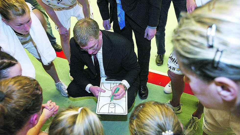 Thomas Nordgren vann SM-guld med Visby Ladies 2005. Nu är han tillbaka som assisterande coach.