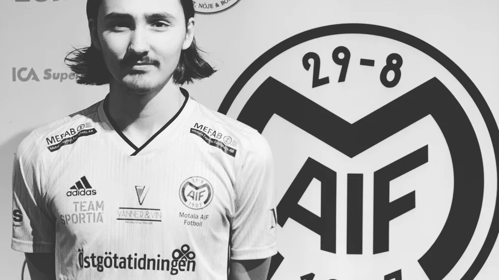 Adam Bark är Motala AIF:s andra nyförvärv inför division 1. Han har meriter från flera ungdomslandslag.