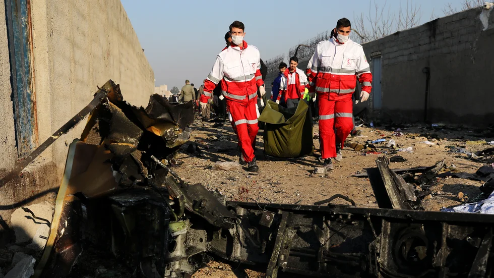 Totalt uppges  176 personer varit ombord det störtade planet.