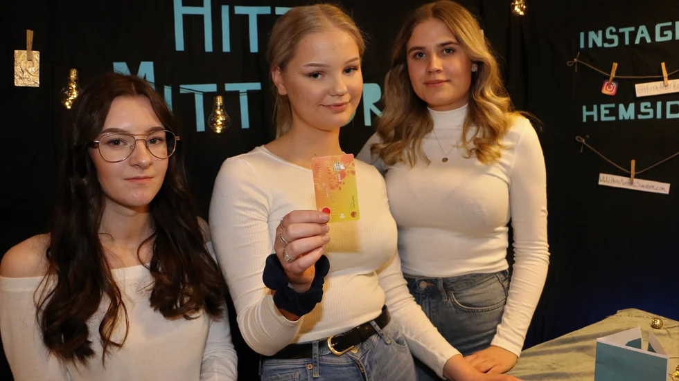 Ida-Therese Wiklund,  Olivia Lindbäck och Nova Melin visade sin produkt "Hitta ditt kort" där ett  chipp på bankkortet gör att du kan spåra det om det försvinner. 