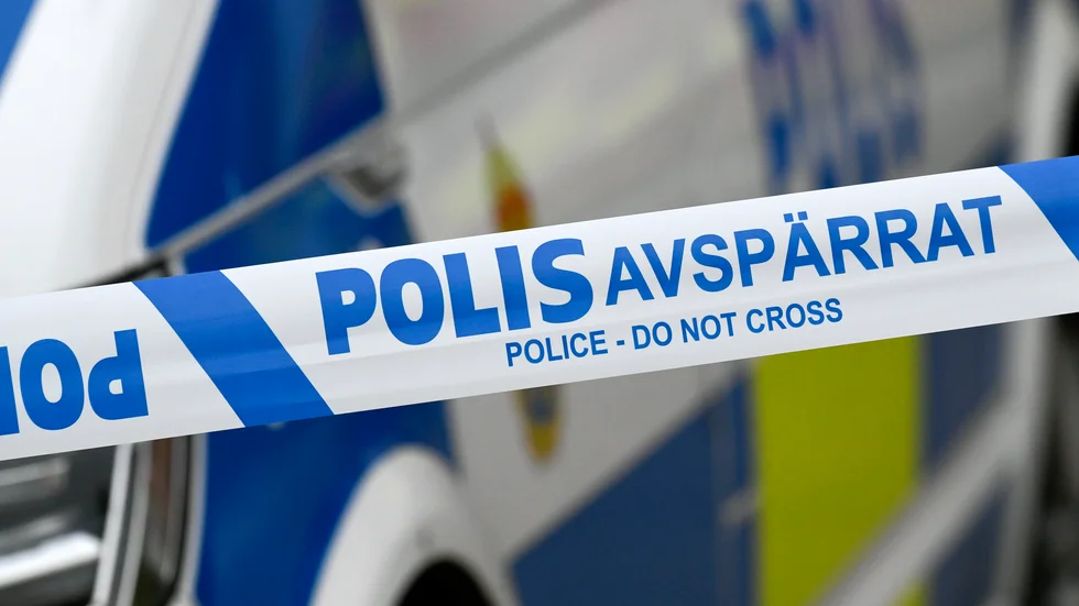 Det var begränsad framkomlighet vid olycksplatsen innan en bil som stod i väg kunde flyttas.
