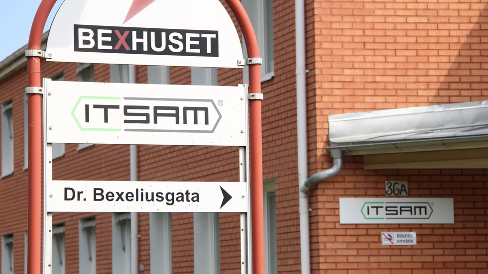 Det första flyttbeslutet som Itsams direktion fattades fälldes i rätten. Nu skrivs förbundsordningen om. 