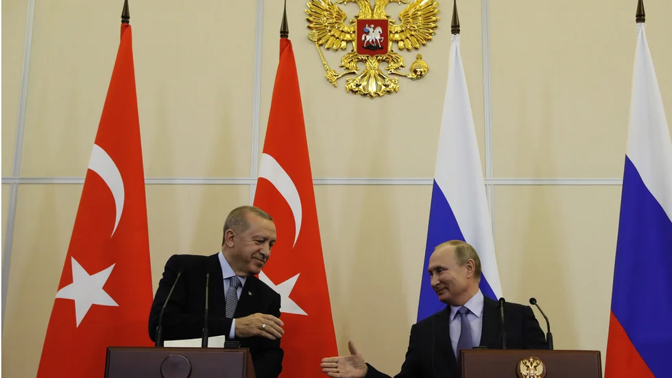 Turkiets president Erdogan och Rysslands president Putin möts för att befästa ett avtal med Syrien för förflyttning av kurder.