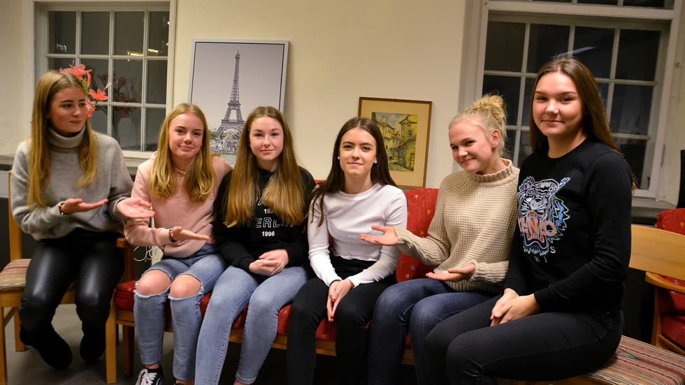 I somras simmade Karina tillsammans med sina barn för första gången. Nu siktar hon på att lära sig crawla.