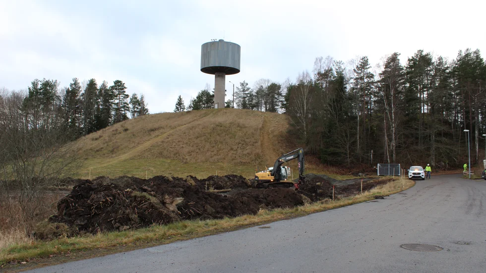Nu schaktas och bereds det i Gunnebo för den nya lekplatsen som ska bli klar i vår.