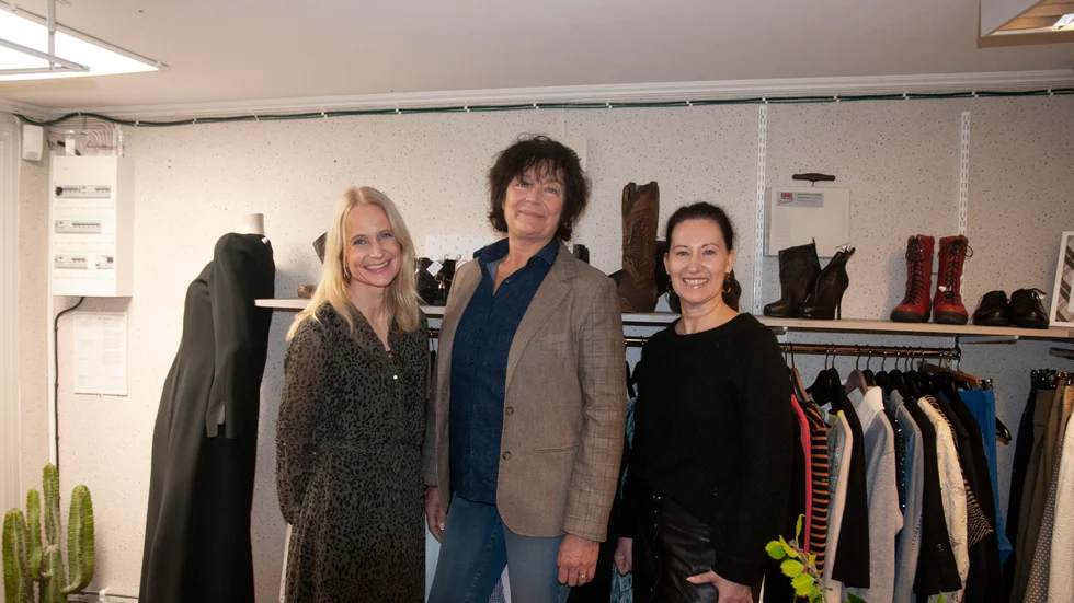 Ulrica Karlsson, Mia Herwin och Tina Hellman jobbar tillsammans på Galanteriet. 