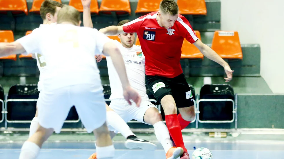 Adnan Cirak gjorde tre nya mål när Strängnäs spelade 5-5 för andra matchen i rad.
