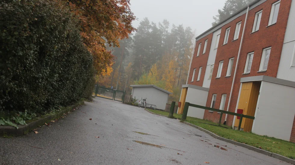 En person har suttit frihetsberövad, skäligen misstänkt för mordförsöker i Stålhagen för en dryg vecka sedan.