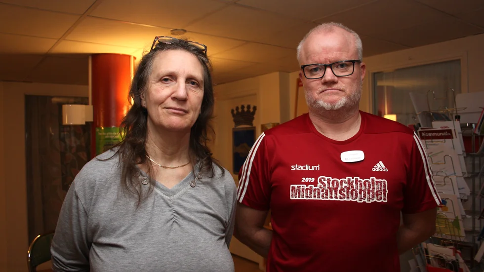 Lärarförbundets lokala ordförande Birgit Stare och huvudskyddsombud Johan Lövgren vill värna skolan i Enköping.