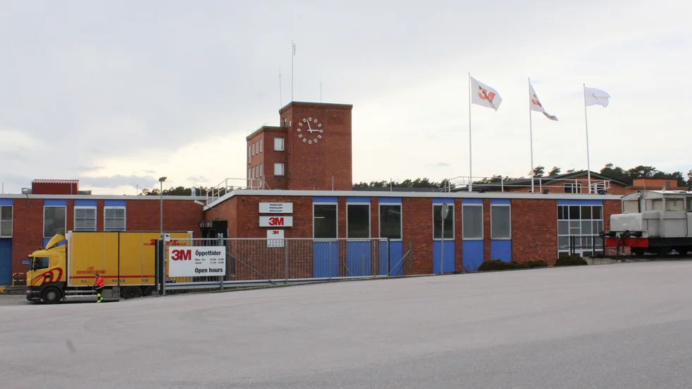 Såväl tjänstemän som kollektivanställda på 3M riskerar att förlora sina jobb.