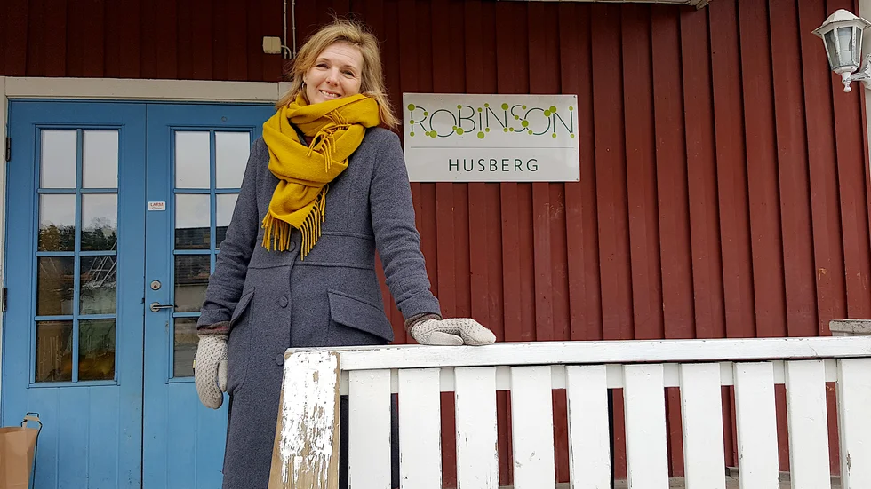 Rektor Lisa Frisk Melberg på plats på Robinson Husberg, där allt började 1997. 