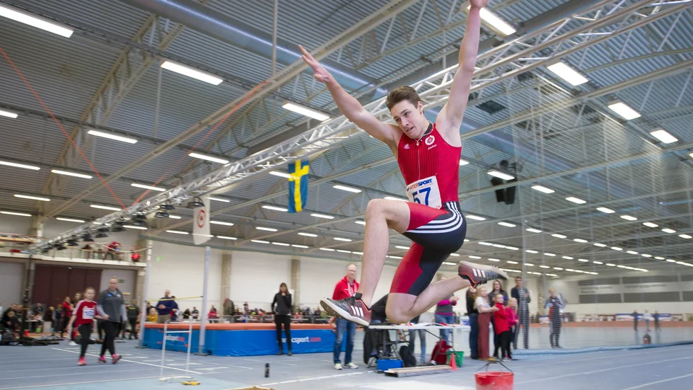 Tim Svantesson från Nyköpings BIS friidrottssektion slog till med ett silver i trestegsfinalen när JSM och USM gick av stapeln i Göteborg under den gångna helgen.