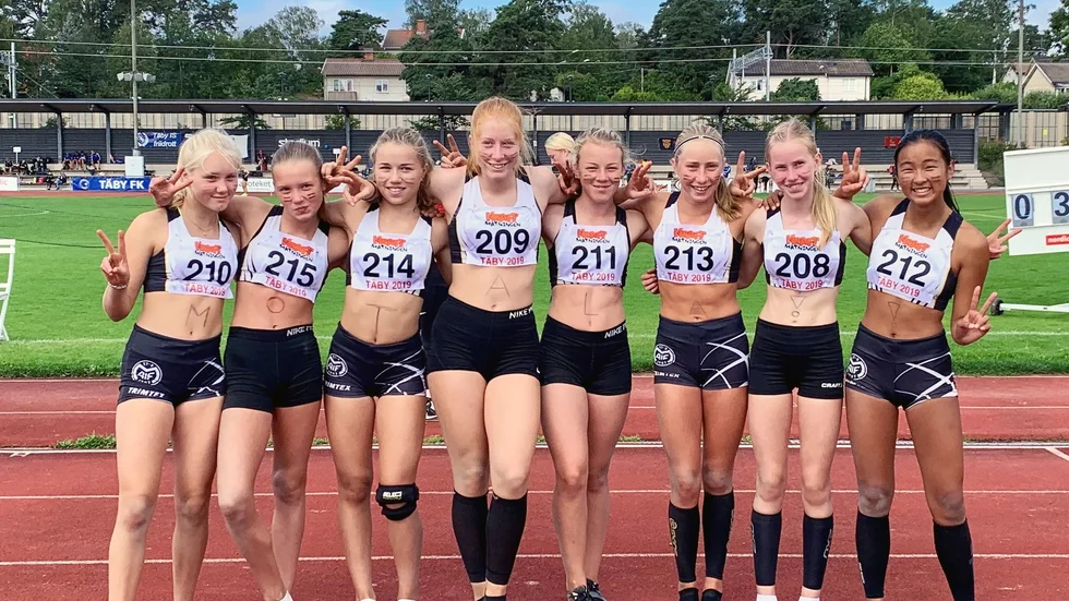 Tilde Adolfsson var en av tjejerna i Motala AIF:s lag i sommarens tävling Kraftmätningen. I helgen gjorde hon en bra insats i Lidingöloppet.