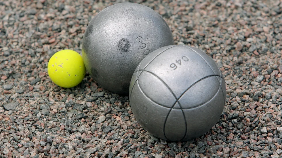 Boule von Platen toppar division 2 efter helgens seriespel.