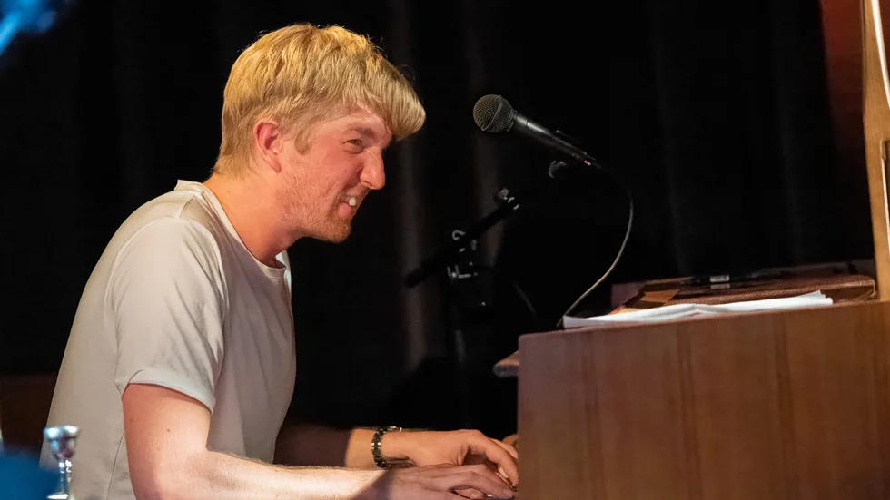 Emil Ingmar har nått ett av sina mål - att släppa ett album i eget namn. På torsdagskvällen var det releasekonsert på Jazzbaren.