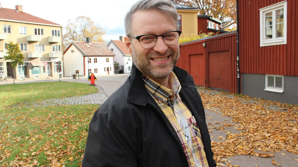 Torbjörn Löwendahl har gett ut "Stayin' alive" på egna förlaget Lionvalley publishing.