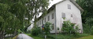 Då rivs ödehusen i centrala Överum