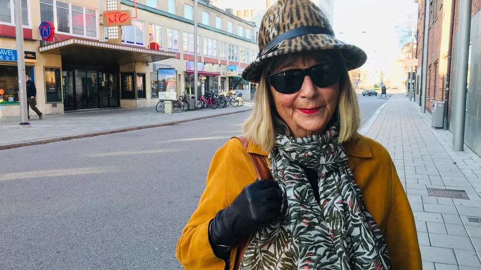Gun 74, blev nästan lurad av en bedragare. Nu vill hon varna andra.