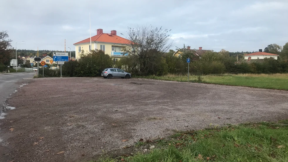 Parkeringsytan i slutet av Skänningevägen ska förbättras, för att kunna ta emot fler bilar. 