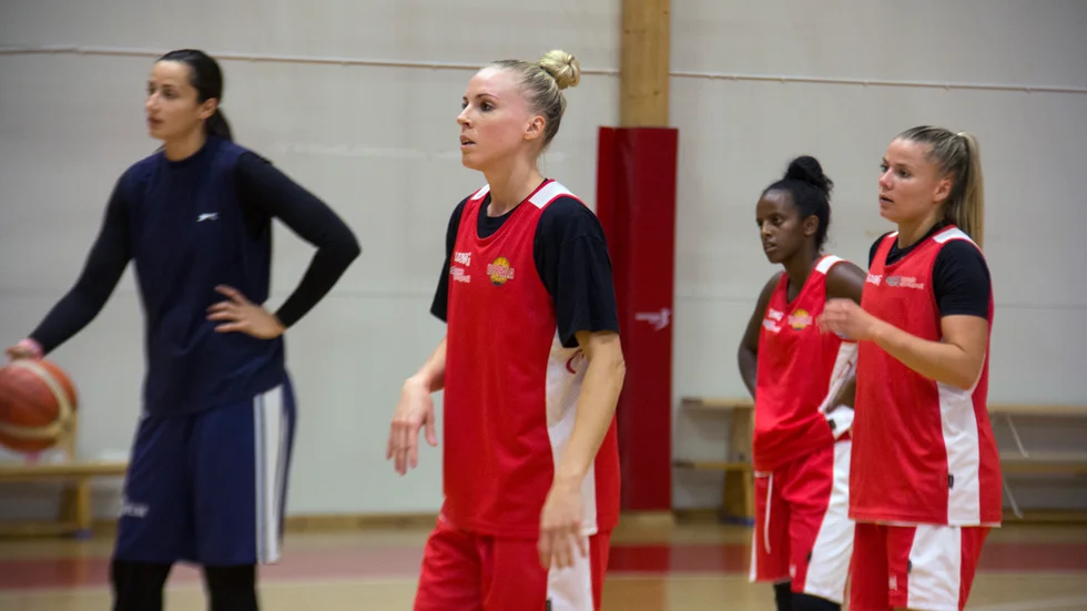 Agnes Nordström är tillbaka i träning och hoppas på spel innan jul. 